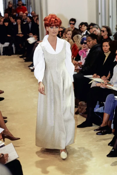 Look 16